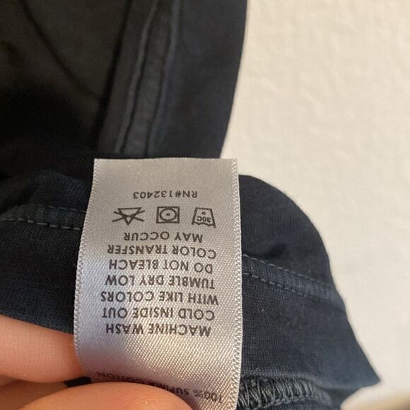 Cotton Citizen VINTAGE BLACK STANDARD V-NECK TEE - Picture 4 of 5